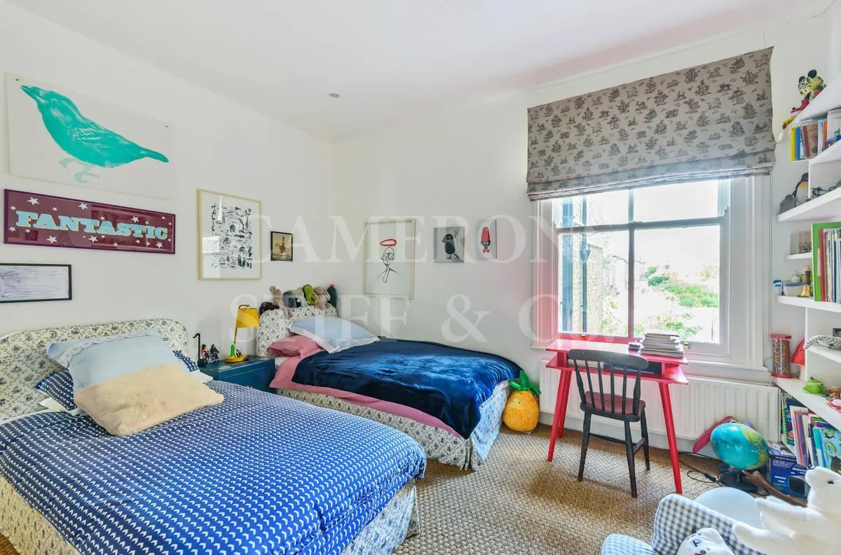 Wrentham Avenue, London, NW10