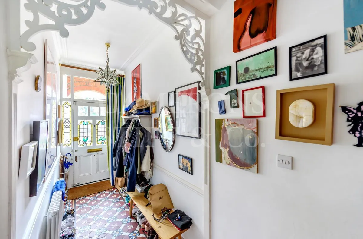 Wrentham Avenue, London, NW10