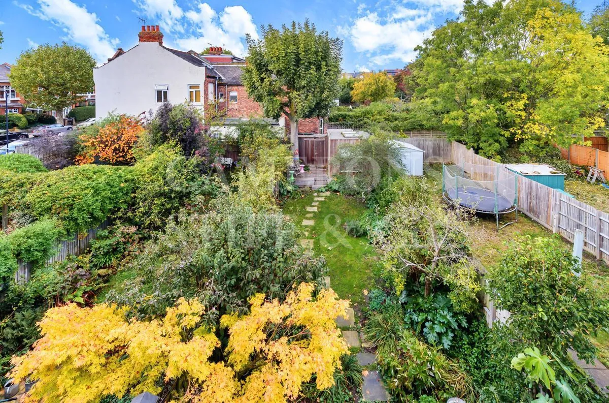 Wrentham Avenue, London, NW10