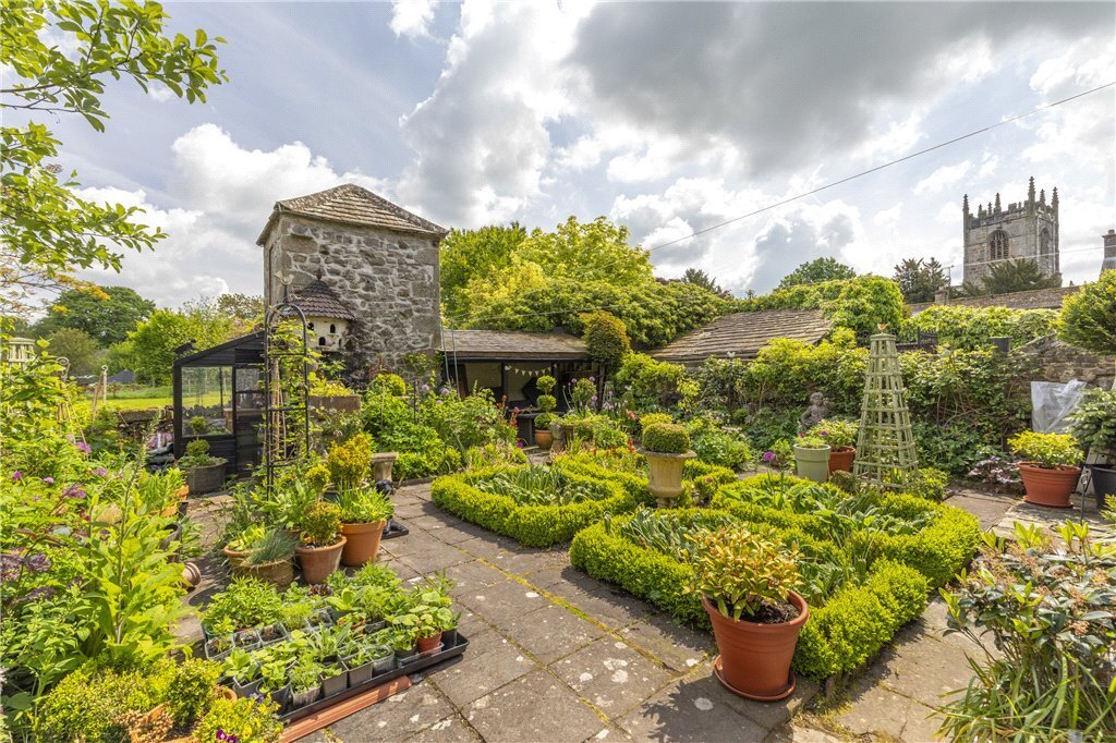 2 bedroom property for sale in Church Street, Gargrave, Skipton, BD23