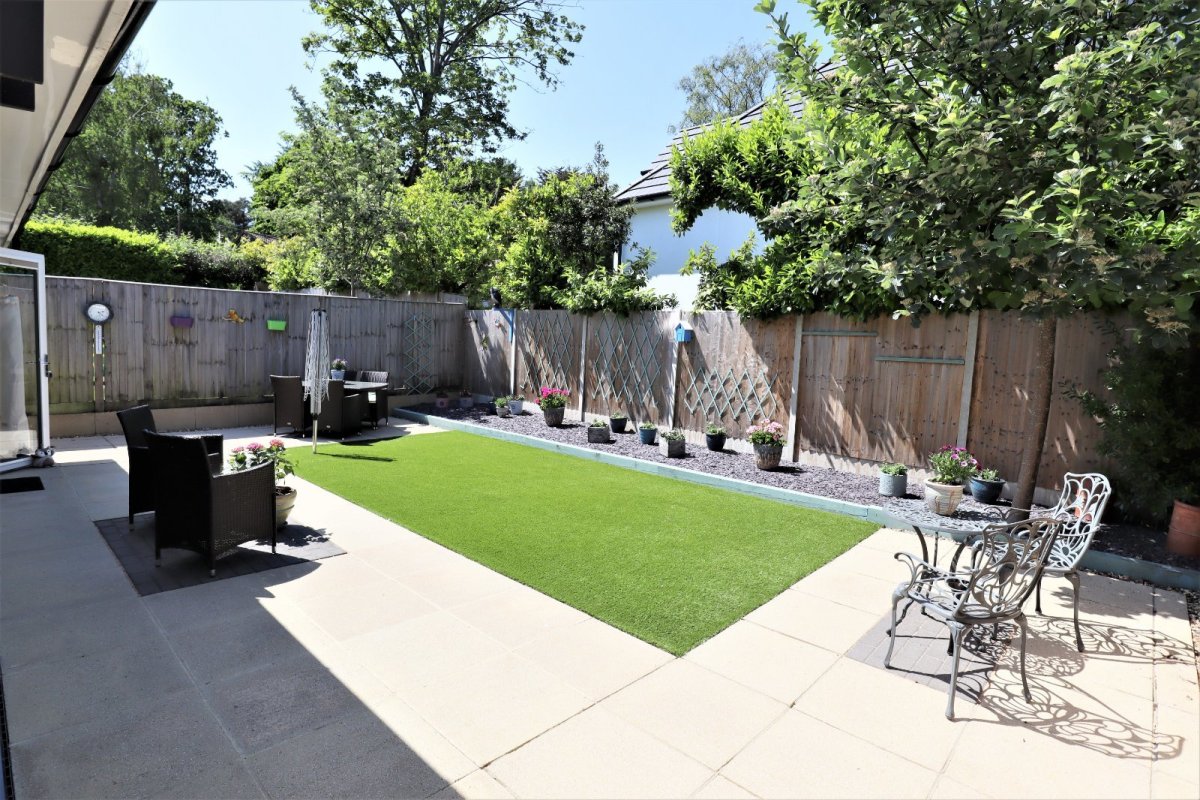 5 bedroom property for sale in Abbotsbury Road, Broadstone, Dorset