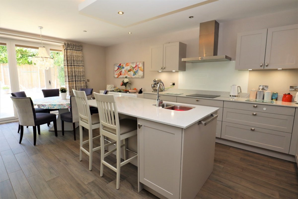 5 bedroom property for sale in Abbotsbury Road, Broadstone, Dorset