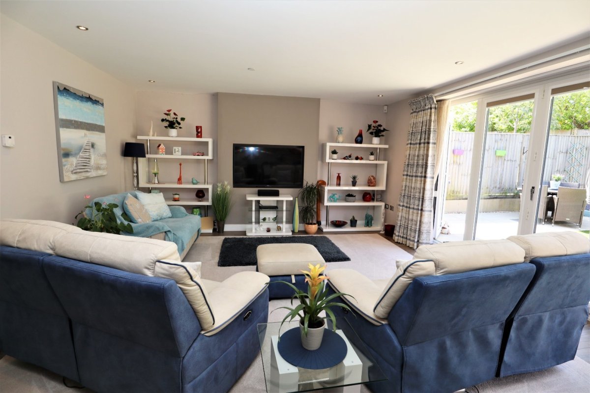 5 bedroom property for sale in Abbotsbury Road, Broadstone, Dorset