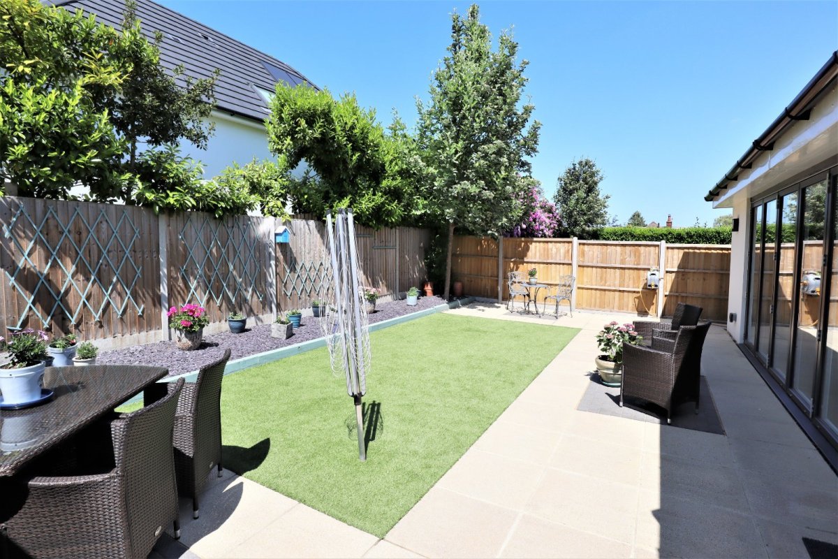 5 bedroom property for sale in Abbotsbury Road, Broadstone, Dorset