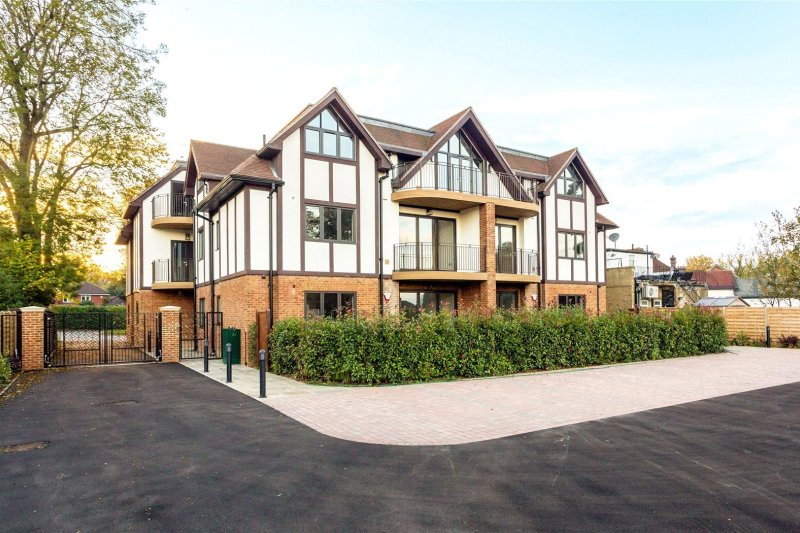 2 bedroom property for sale in Marden Manor, 1 The Crescent, Station