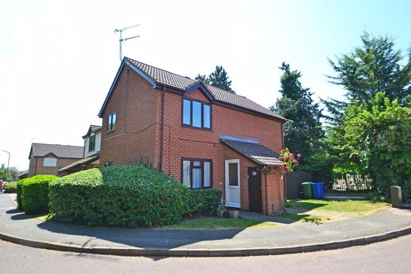 2 bedroom property for sale in Capel Road, Sittingbourne £180,000