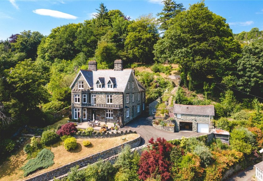 8 bedroom property for sale in Barmouth Road, Dolgellau, Gwynedd, LL40