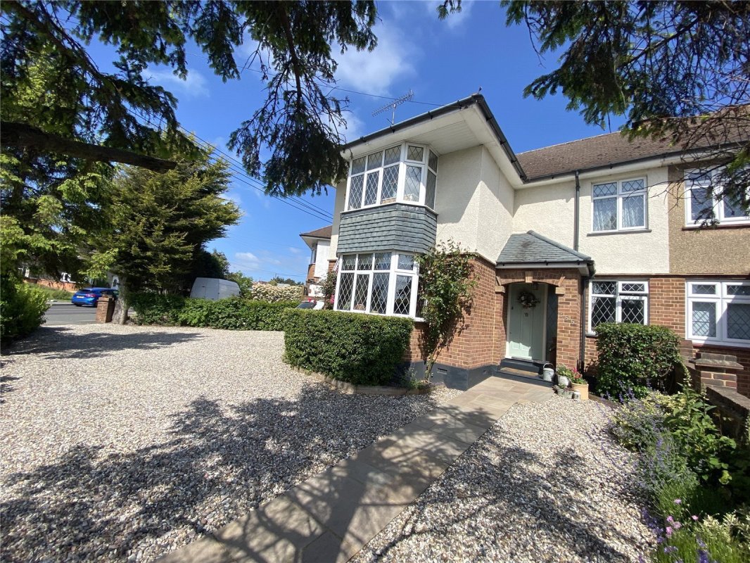 3 bedroom property for sale in Hockley Road, Rayleigh, Essex, SS6