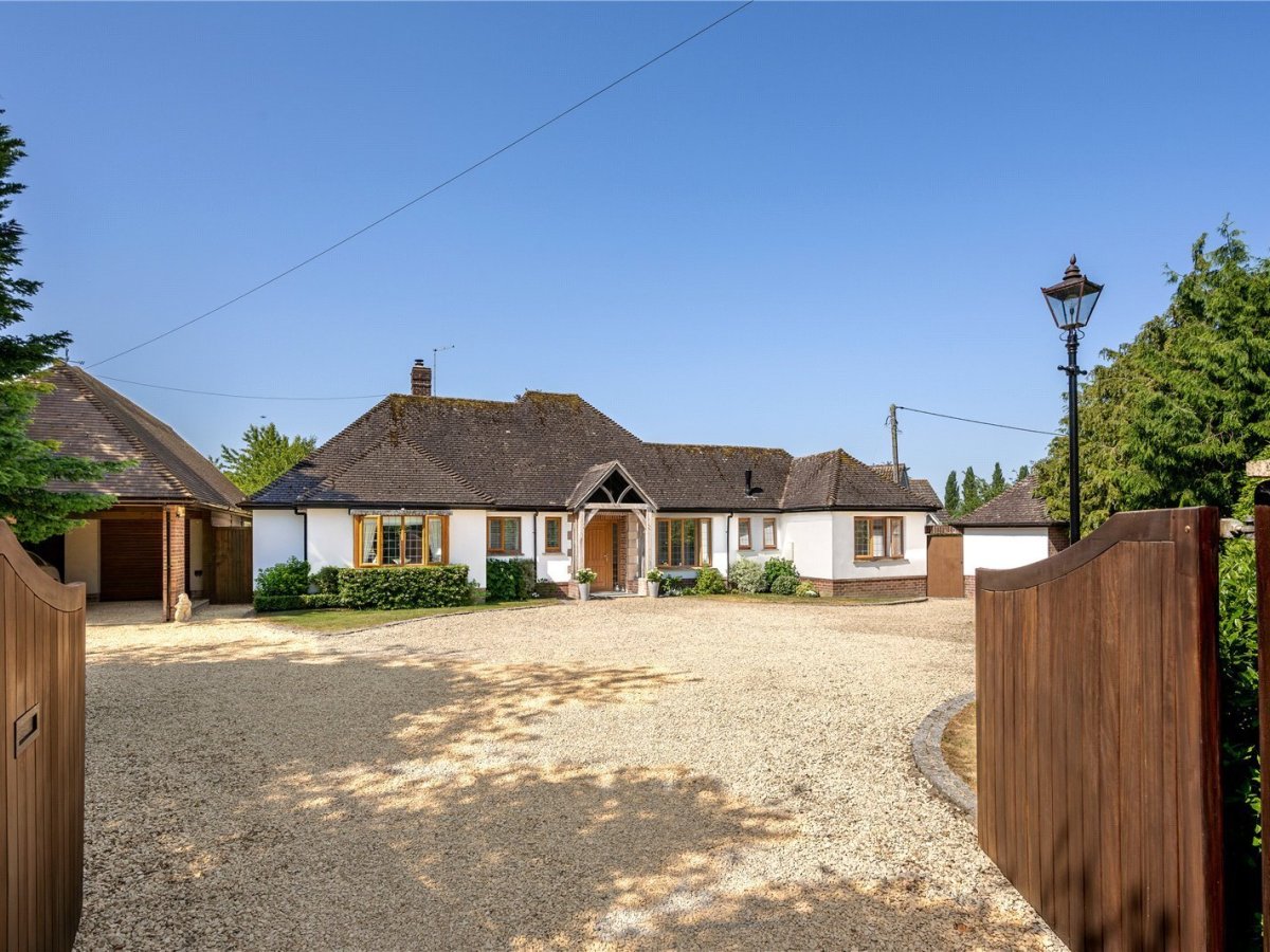 JacksonStops 4 bedroom property for sale in Iwerne Minster