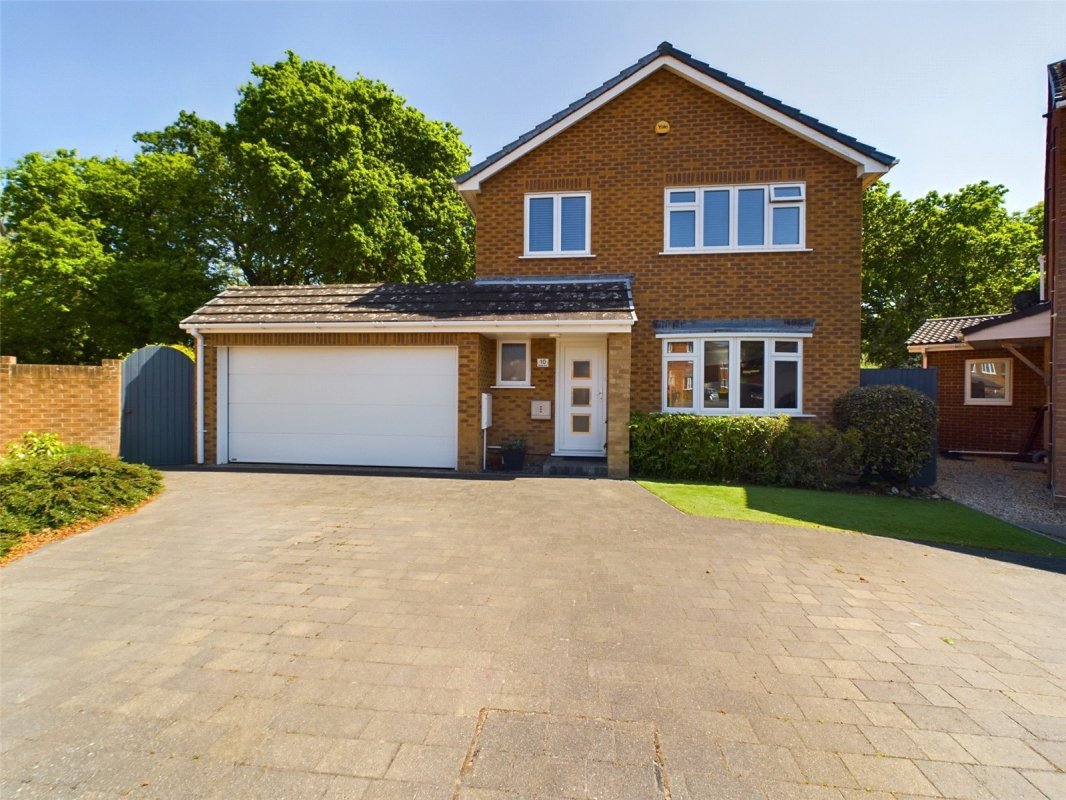 4 bedroom property for sale in Wessex Close, Mudeford, Christchurch