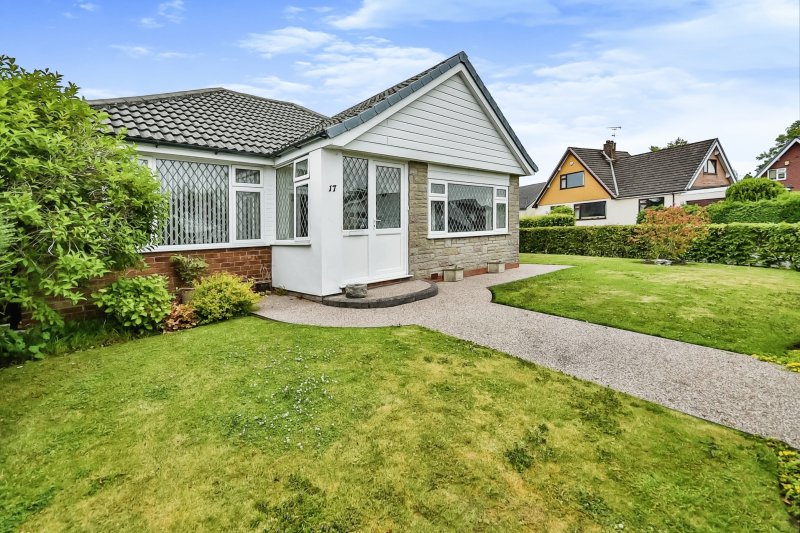 2 bedroom property for sale in Hartington Road, High Lane, Stockport