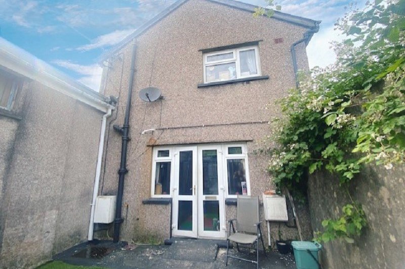 2 bedroom property for sale in High Street, Glynneath, Neath, Neath