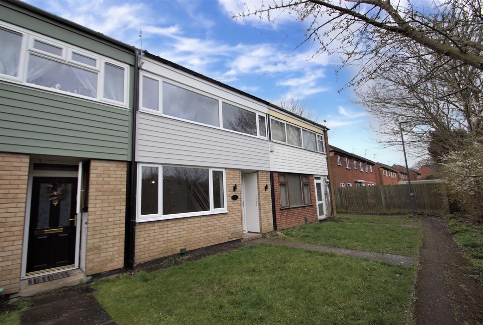 3 bedroom property for sale in Parkfield Road, Newbold, Rugby Offers over £205,000