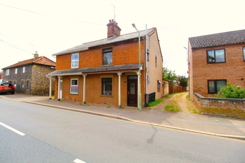 3 bedroom property for sale in Tuddenham, Bury St. Edmunds £318,500
