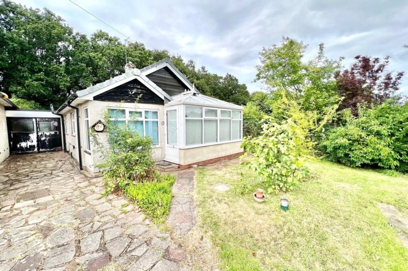 2 bedroom property for sale in Harvington Close, Kidderminster