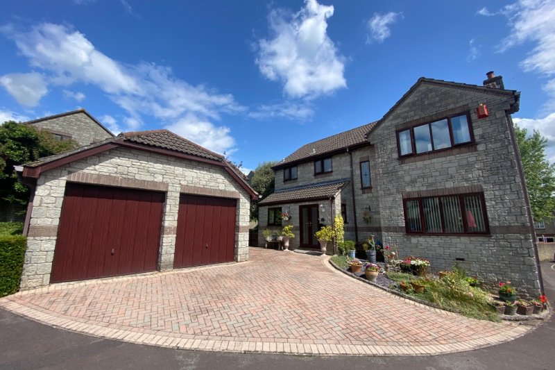 4 bedroom property for sale in Greyfield Common, High Littleton £555,000