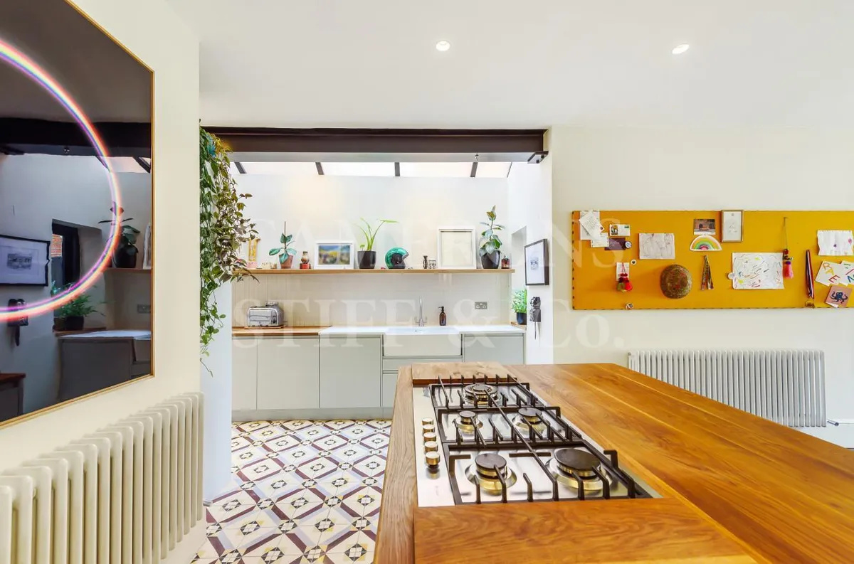 Balmoral Road, NW2