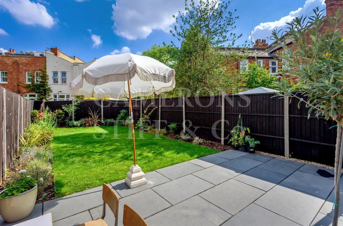 Balmoral Road, NW2