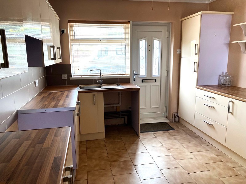 3 bedroom property for sale in Highland Crescent, Dyffryn Cellwen, Neath, Neath Port Talbot. £