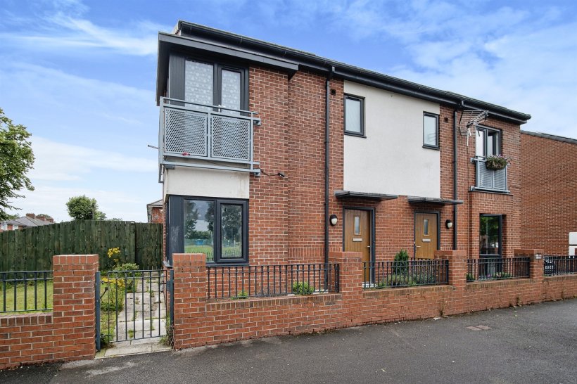 Pembroke Grove, Hull 3 bedroom semidetached house William H Brown