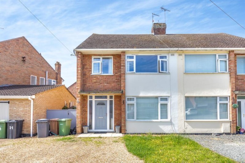 3 bedroom property for sale in Castle Drive, Northborough, Peterborough
