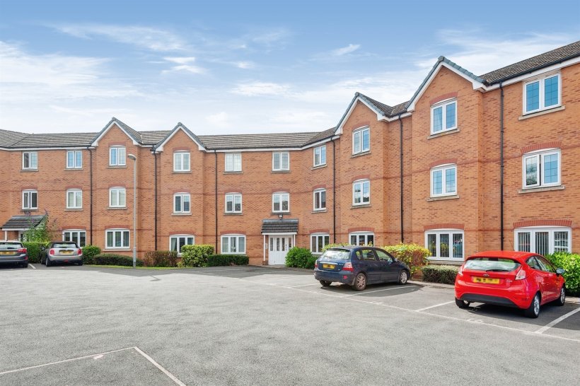 Mere View, Helsby, Frodsham 2 bedroom flat Manners & Harrison
