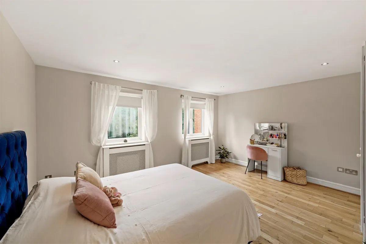 Honeyman Close, Brondesbury Park, NW6