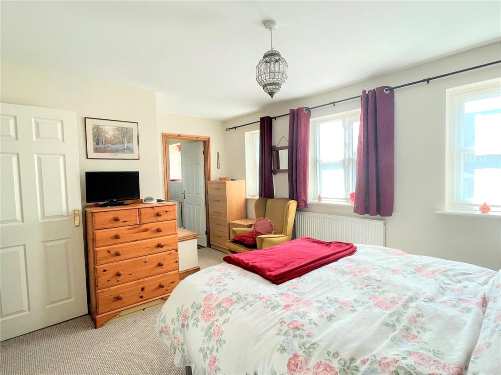 4 bedroom property for sale in Ffordd Spoonley, Llansantffraid, Powys