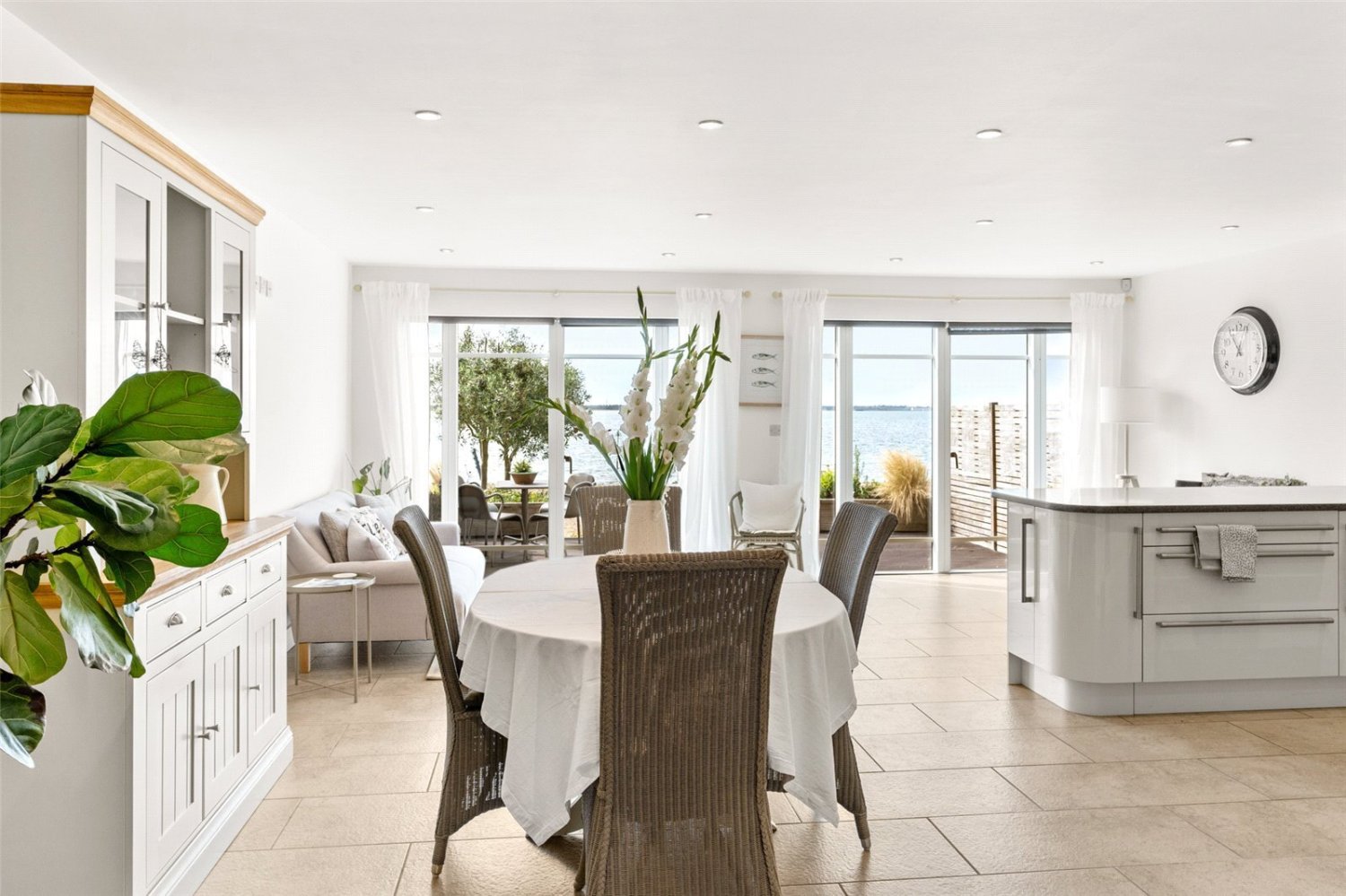 JacksonStops 3 bedroom property for sale in Kingsland Beach, West