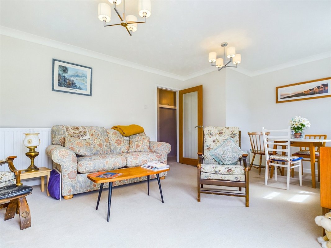 2 bedroom property for sale in The Lawns, Waterford Road, Highcliffe