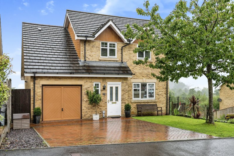 5 bedroom property for sale in Ynys Y Mond Road, Alltwen, Pontardawe