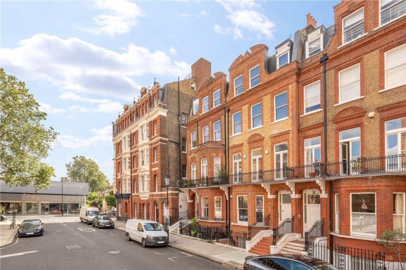 3 bedroom property for sale in Rosary Gardens, London, SW7 £1,995,000