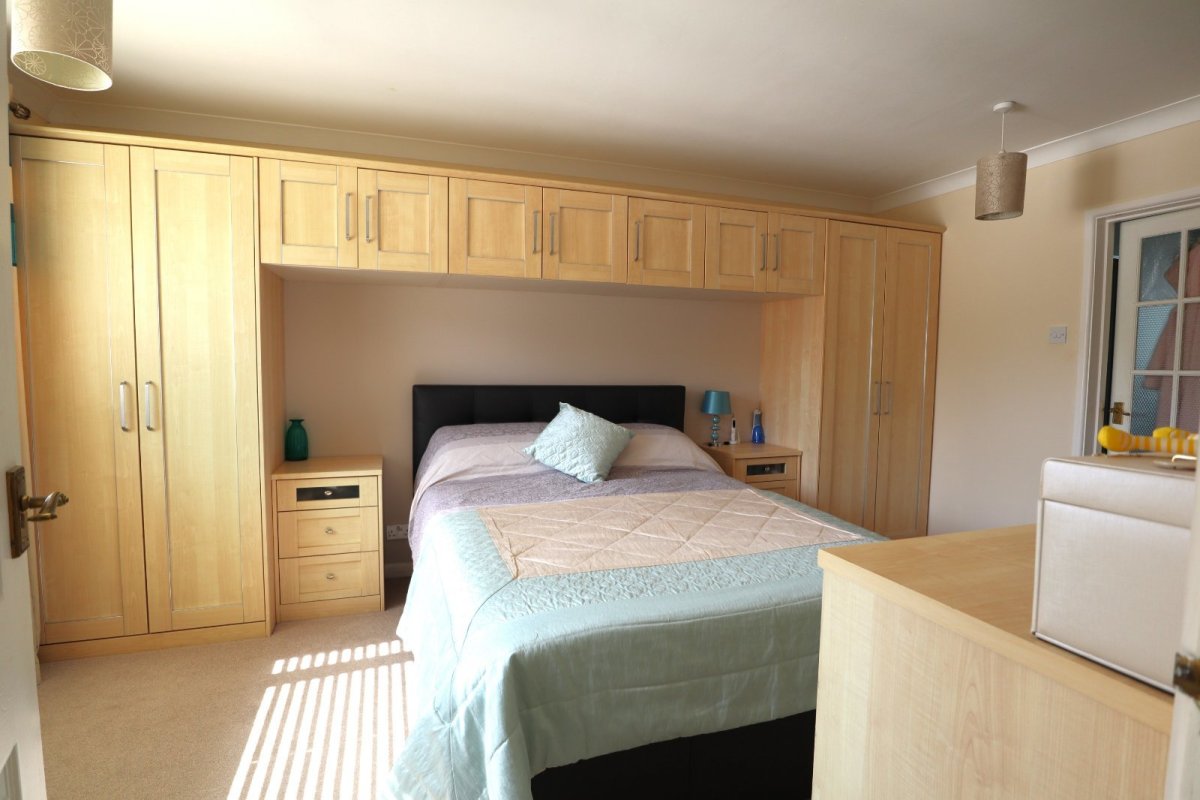 4 bedroom property for sale in Upton Way, Broadstone, Dorset, BH18