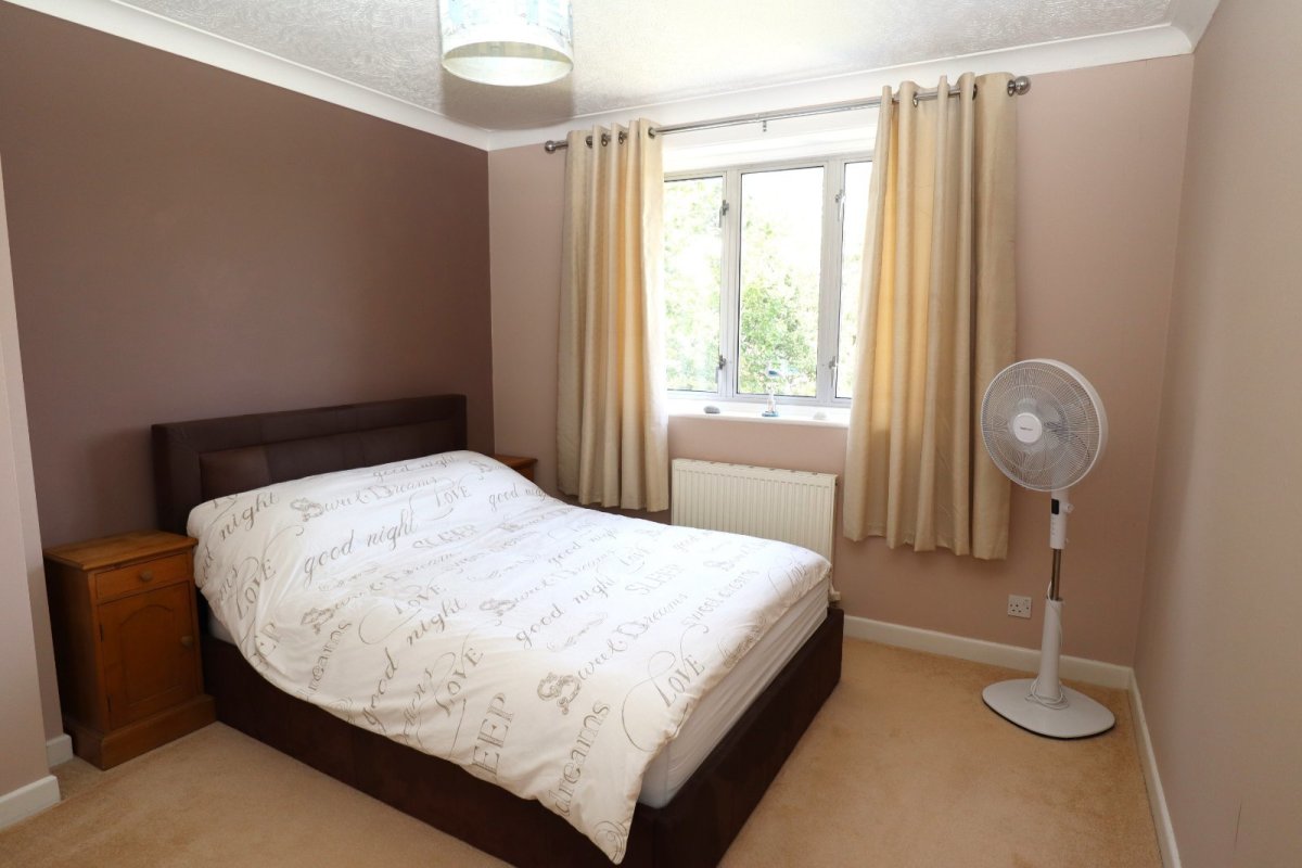 4 bedroom property for sale in Upton Way, Broadstone, Dorset, BH18