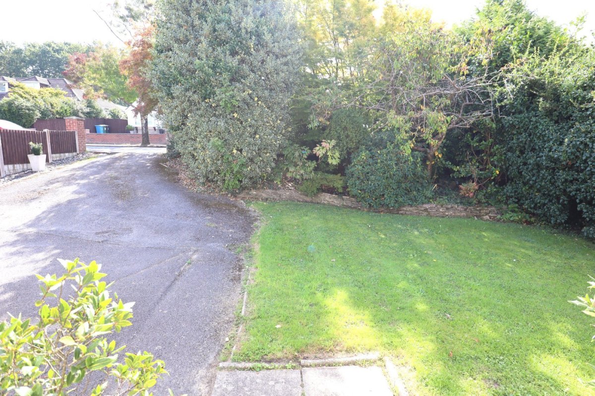 4 bedroom property for sale in Upton Way, Broadstone, Dorset, BH18