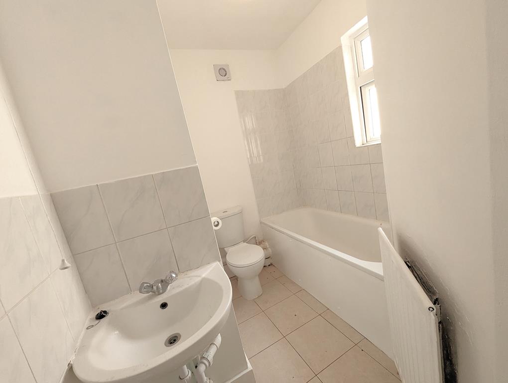 Two Bedroom Flat To Let West Hendon Broadway NW9 Image 8