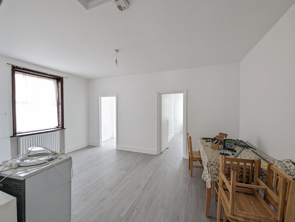 Two Bedroom Flat To Let West Hendon Broadway NW9 Image 5