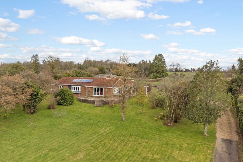 4 bedroom property for sale in Grosvenor Road, Medstead, Alton, GU34