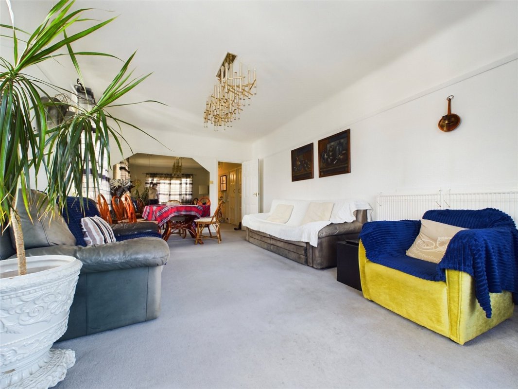 3 bedroom property for sale in San Remo Towers, Sea Road,