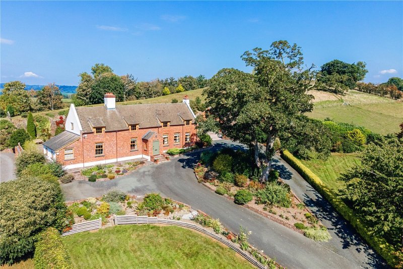 4 bedroom property for sale in Llansantffraid, Powys, SY22 Offers in