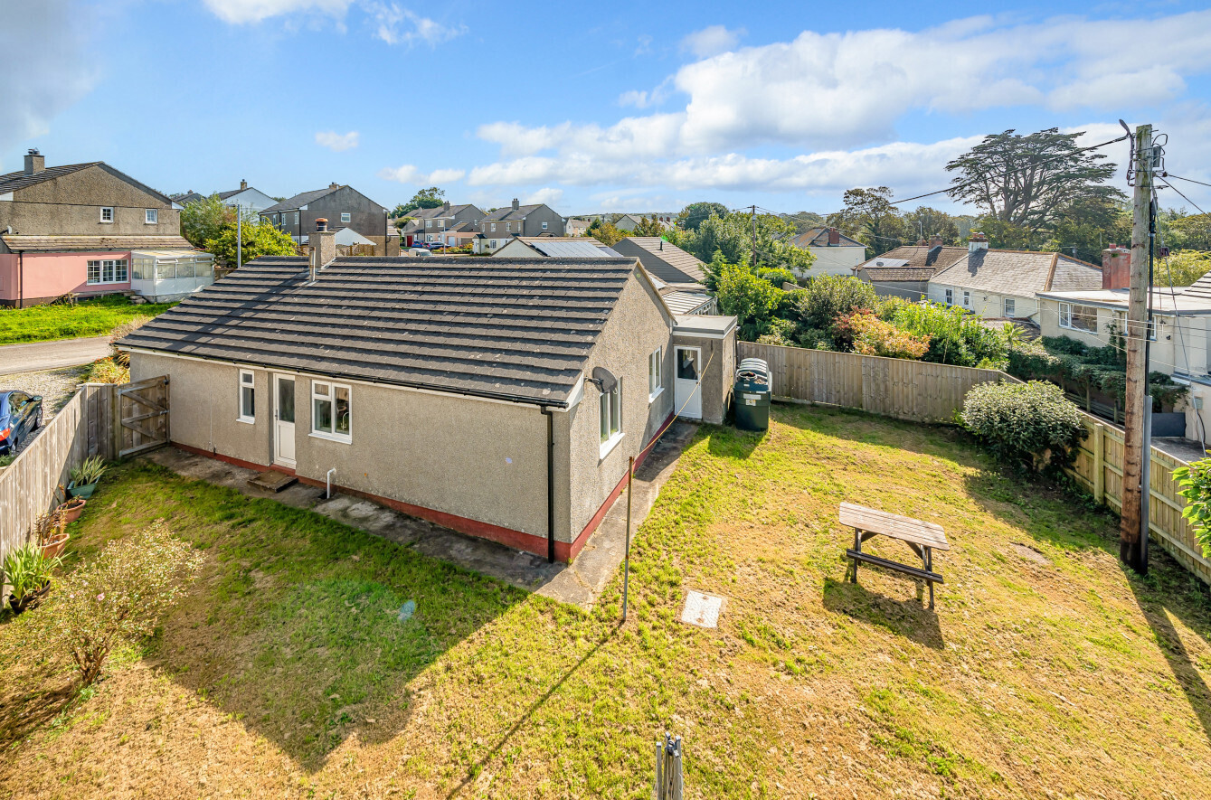 3 bedroom property for sale in Trethannas Gardens, Praze, Camborne
