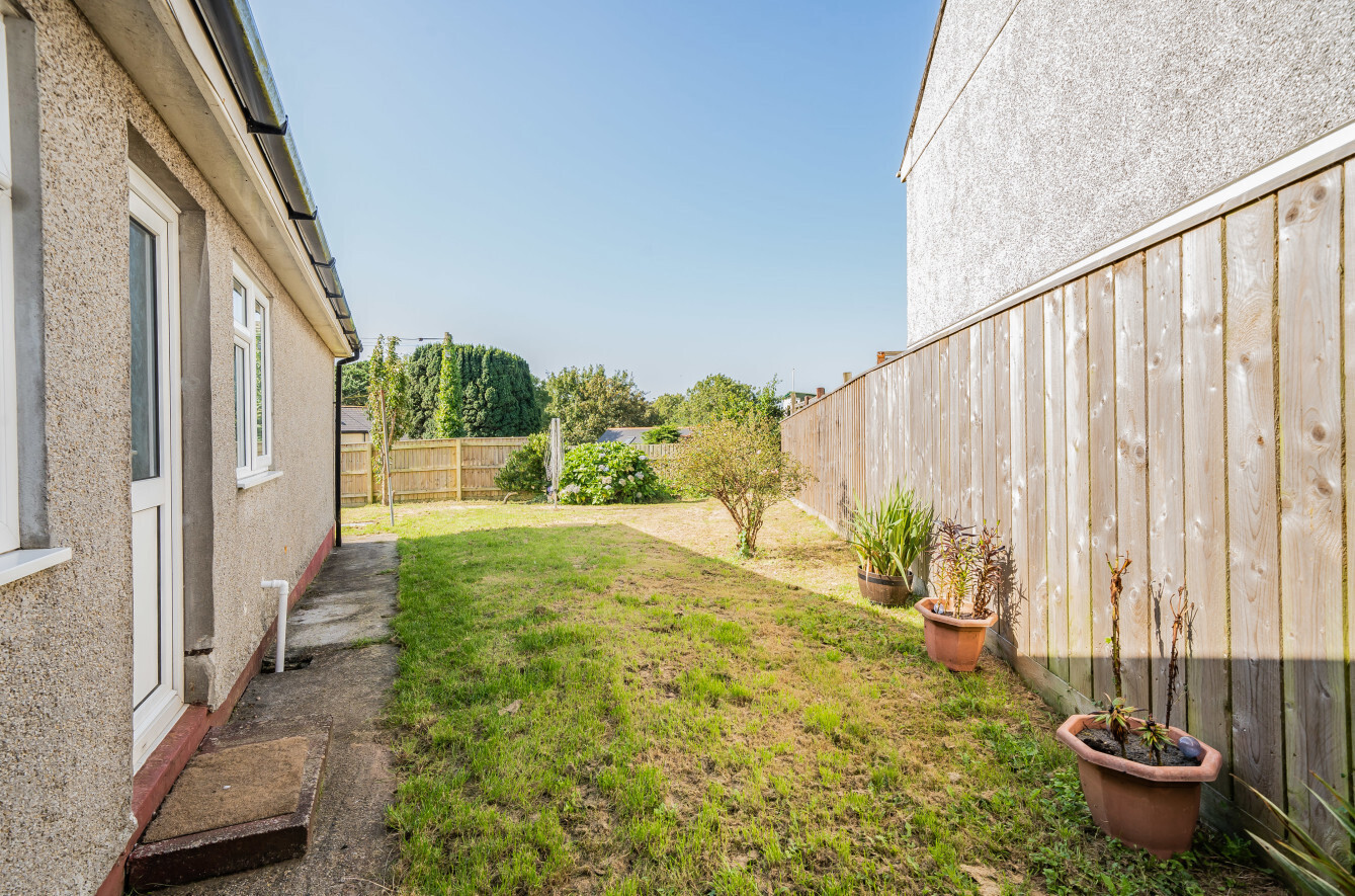 3 bedroom property for sale in Trethannas Gardens, Praze, Camborne