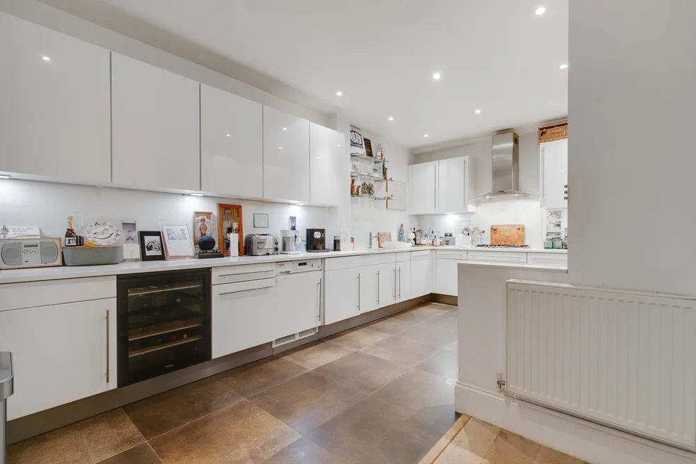 Royal Drive, LONDON, N11 photo 23