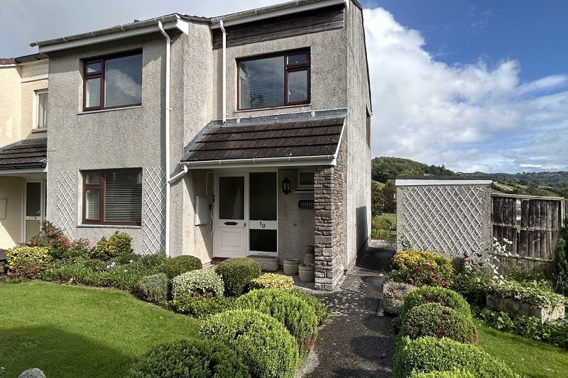 3 bedroom property for sale in Glan Yr Afon, Castle Road, Crickhowell