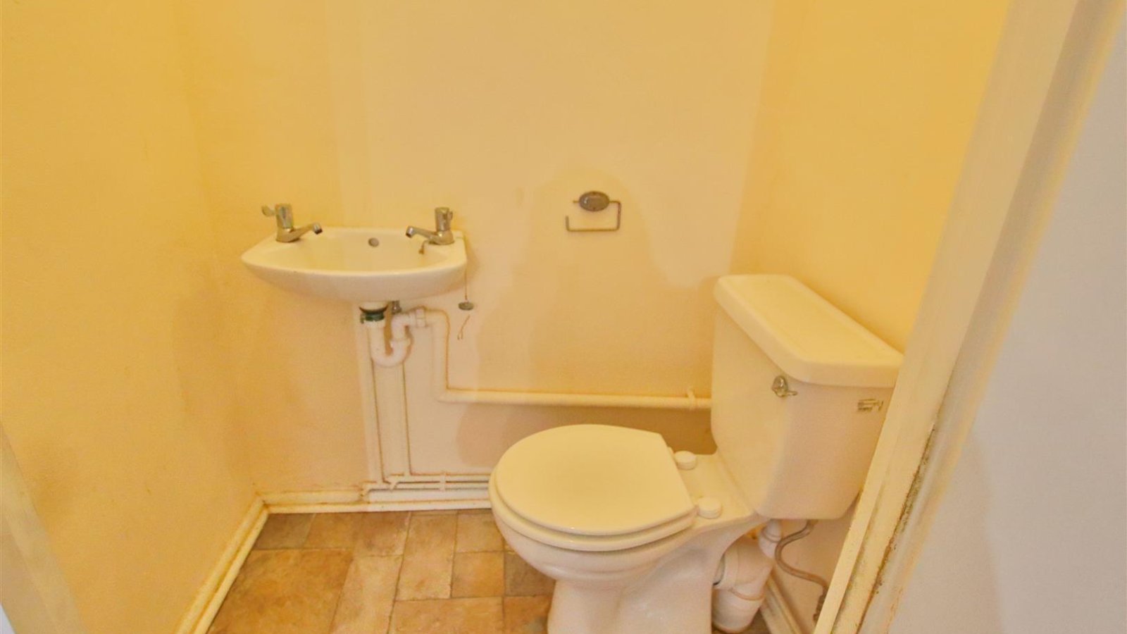 3 bedroom property for sale in Westfield Avenue, Tewkesbury £190,000