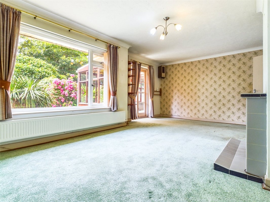 4 bedroom property for sale in Thursby Road, Highcliffe, Christchurch