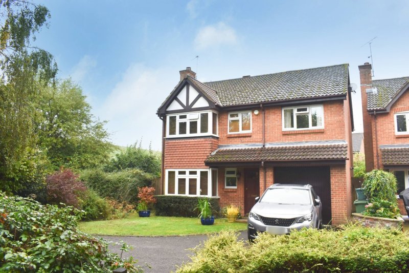 4 bedroom property to let in Regency Gardens, WALTONONTHAMES, KT12