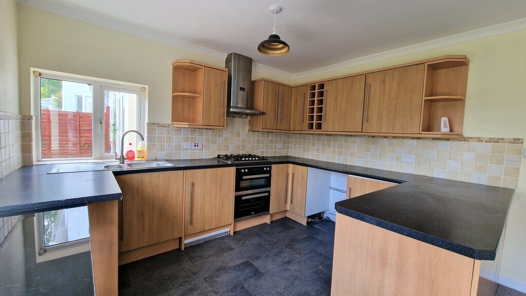 3 bedroom property for sale in The Walks, Loddon Guide price £240,000
