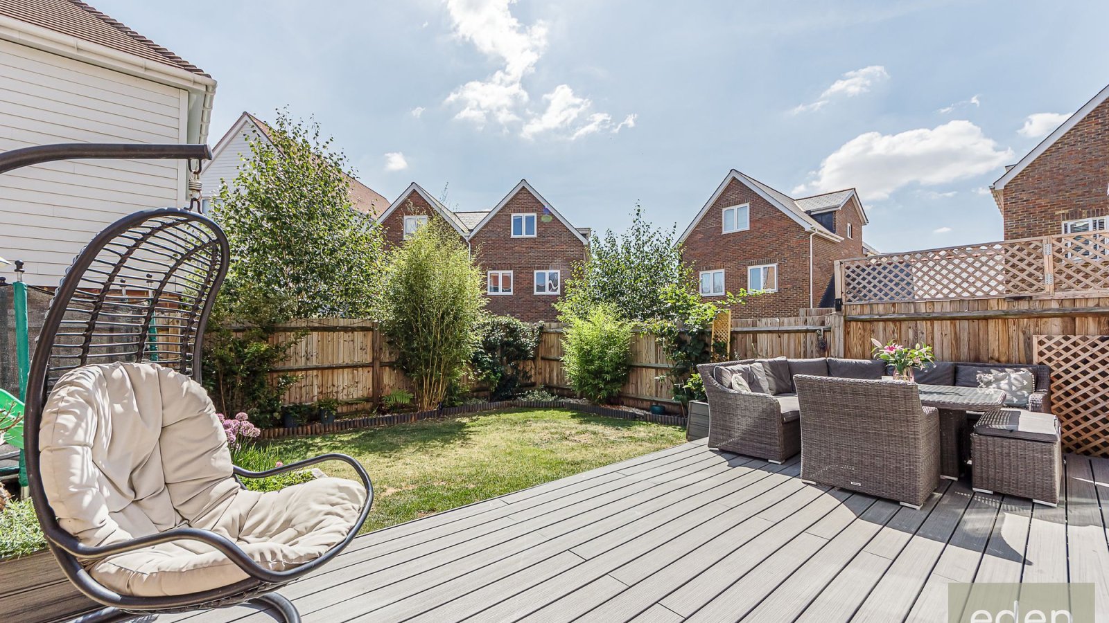 4 bedroom property for sale in Amisse Drive, Snodland, ME6 Guide