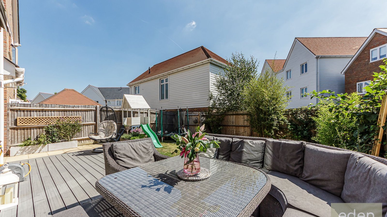 4 bedroom property for sale in Amisse Drive, Snodland, ME6 Guide